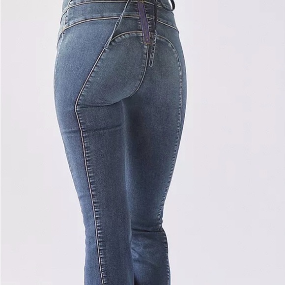 Urban Outfitters UO Chandler Fitted Denim Jumpsuit Women’s Medium Flared NWT - Picture 2 of 10